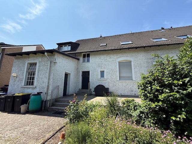 Foto 2 von 25 — Garage, Einfamilienhaus, Doppelhaushälfte