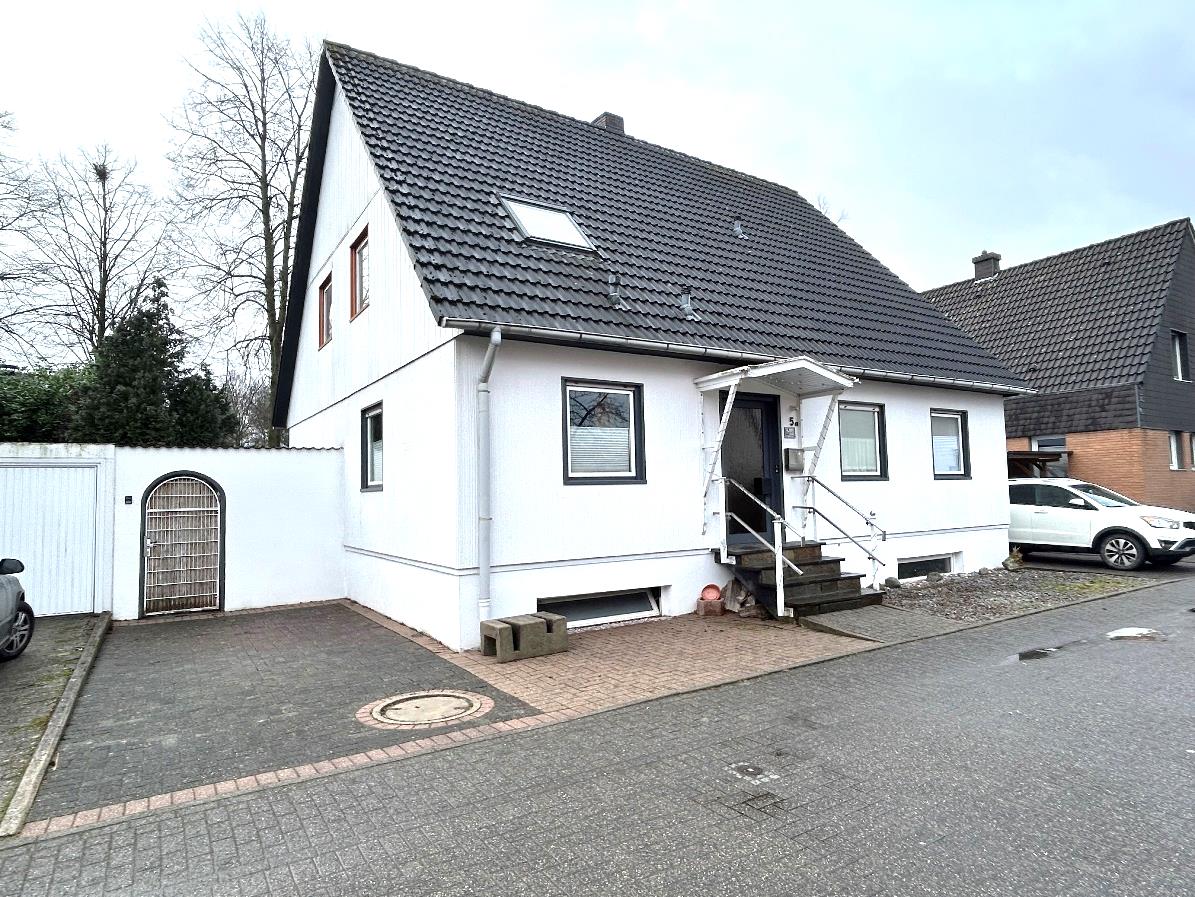 Foto 5 von 8 — Garage, Einfamilienhaus
