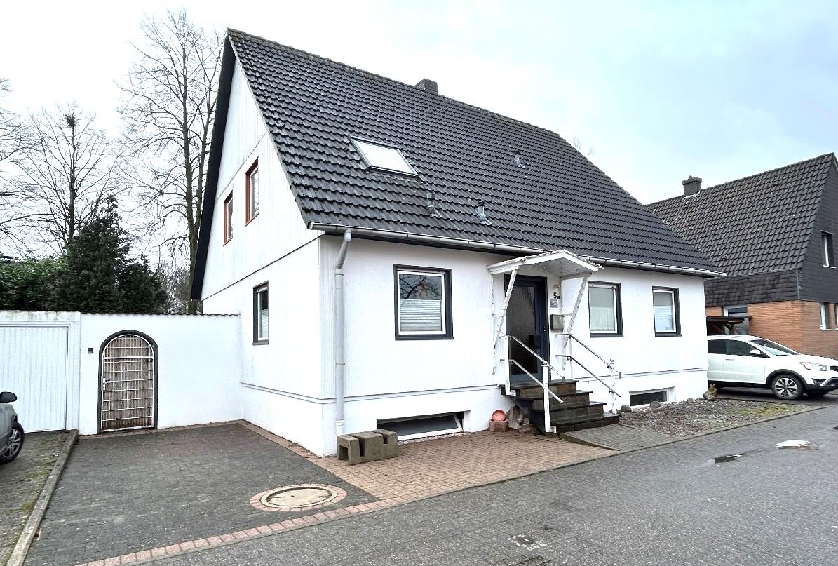 Foto 1 von 8 — Garage, Einfamilienhaus