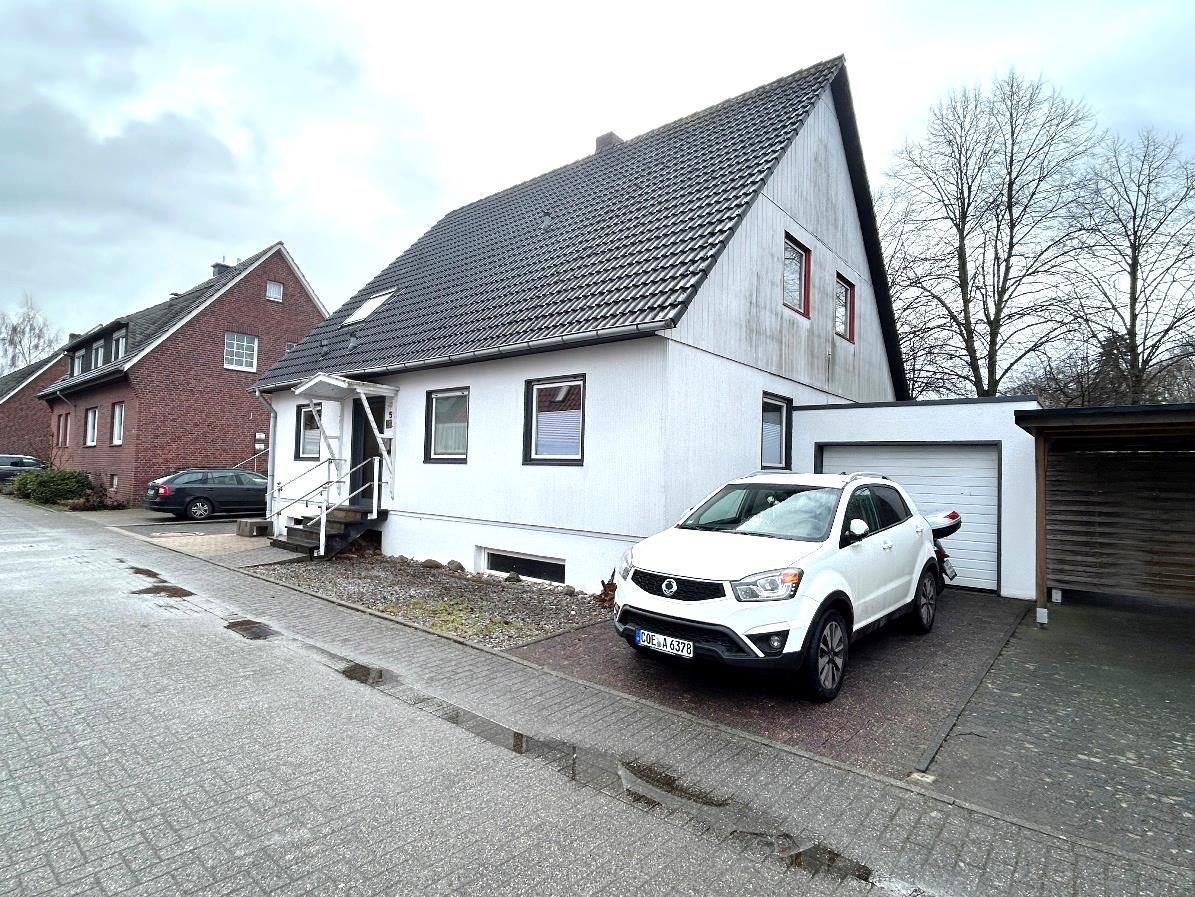 Foto 4 von 8 — Garage, Einfamilienhaus