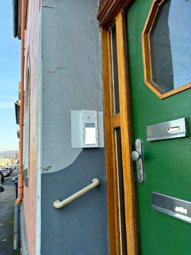 Foto 32 von 32 — Mehrfamilienhaus, Verkehrsfläche