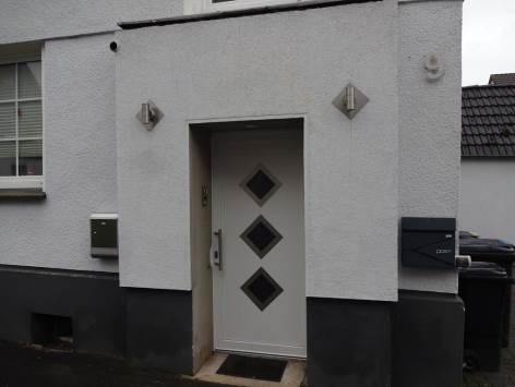 Foto 5 von 6 — Garage, Eigentumswohnung (3 bis 4 Zimmer), WEG Nr. 1, Erdgeschoss mit Sondernutzungsrecht Garten