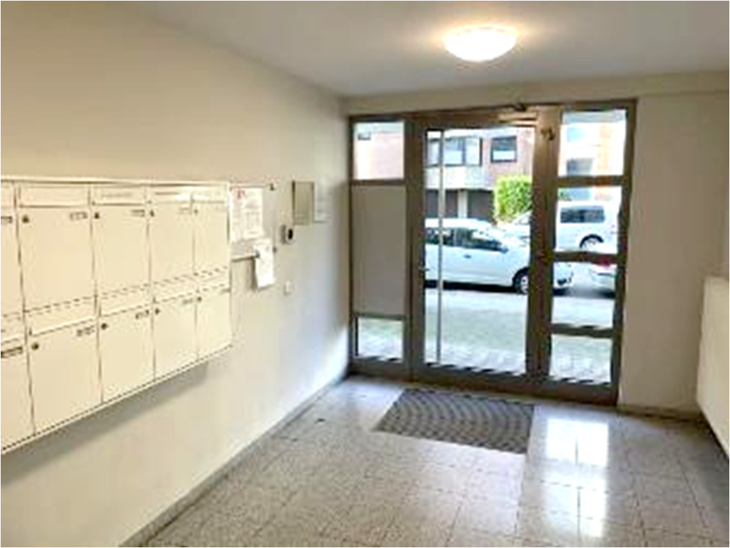 Foto 1 von 2 — Eigentumswohnung (3 bis 4 Zimmer), Wird abweichend von der Teilungserklärung zusammen als 1 Einheit genutzt. Sondernutzungsrecht an einem Tiefgaragenstellplatz in einem Doppelparker unten