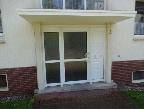 Foto 4 von 5 — Eigentumswohnung (1 bis 2 Zimmer), Wohnungseigenntum im Dachgeschoss rechts