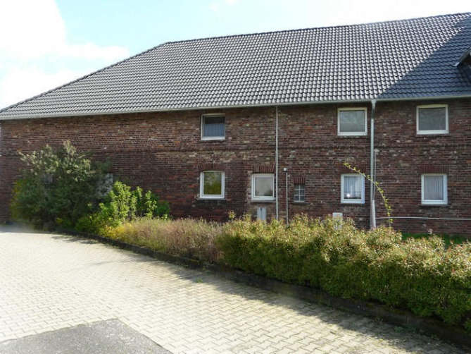 Foto 9 von 19 — Zweifamilienhaus, land- und forstwirtschaftlich genutztes Grundstück, Gewerbeeinheit (z.B. Laden, Büro)
