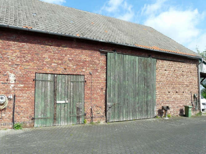 Foto 5 von 19 — Zweifamilienhaus, land- und forstwirtschaftlich genutztes Grundstück, Gewerbeeinheit (z.B. Laden, Büro)