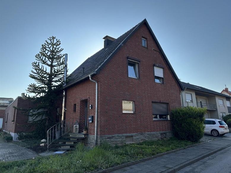 Foto 10 von 43 — Baugrundstück, Garage, Gewerbeeinheit (z.B. Laden, Büro), Einfamilienhaus