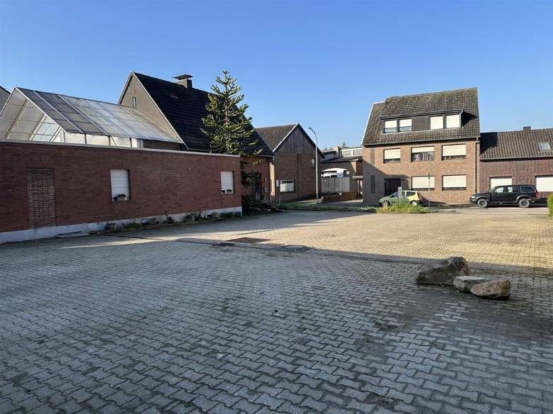 Foto 14 von 43 — Baugrundstück, Garage, Gewerbeeinheit (z.B. Laden, Büro), Einfamilienhaus