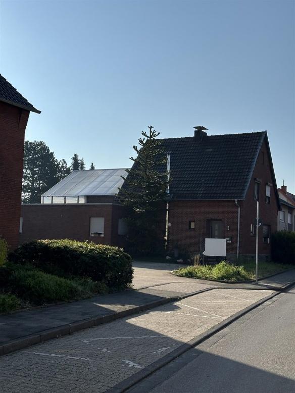 Foto 23 von 43 — Baugrundstück, Garage, Gewerbeeinheit (z.B. Laden, Büro), Einfamilienhaus