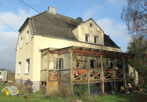 Foto 1 von 37 — Einfamilienhaus, Kfz-Stellplatz (Carport)
