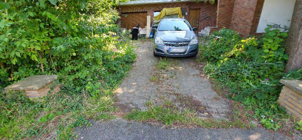 Foto 12 von 25 — Zweifamilienhaus, Garage