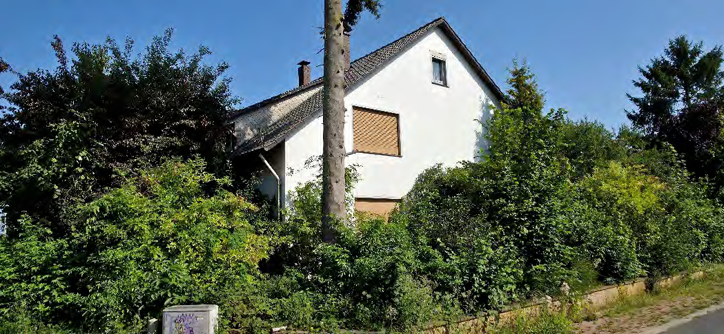 Foto 21 von 25 — Zweifamilienhaus, Garage
