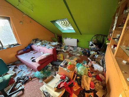 Foto 9 von 29 — Garage, Einfamilienhaus, Reihenhaus, Gemeinschaftsfläche, Garagenzufahrt