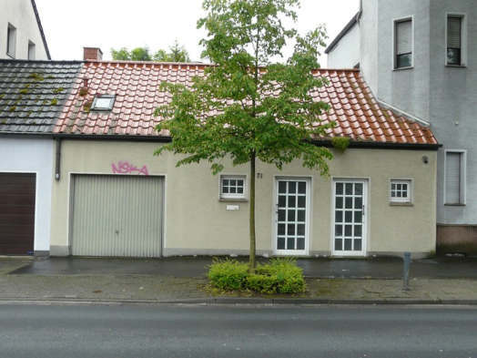 Foto 1 von 19 — Garage, Mehrfamilienhaus