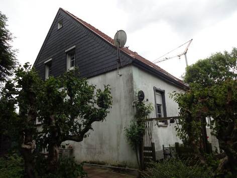 Foto 3 von 6 — Zweifamilienhaus, Kfz-Stellplatz, Hinterliegergrundstück