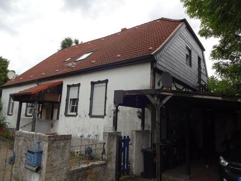 Foto 2 von 6 — Zweifamilienhaus, Kfz-Stellplatz, Hinterliegergrundstück