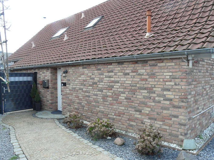 Foto 1 von 11 — Zweifamilienhaus, Garage