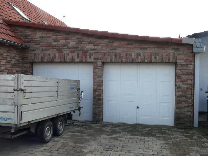 Foto 5 von 11 — Zweifamilienhaus, Garage