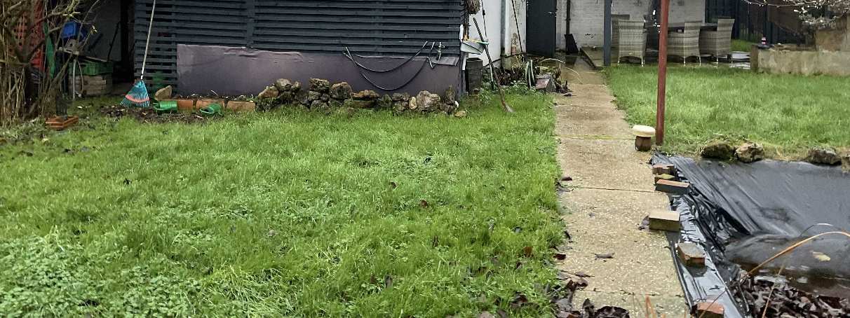 Foto 6 von 12 — Garage, Einfamilienhaus, Anbau und Nebengebäude