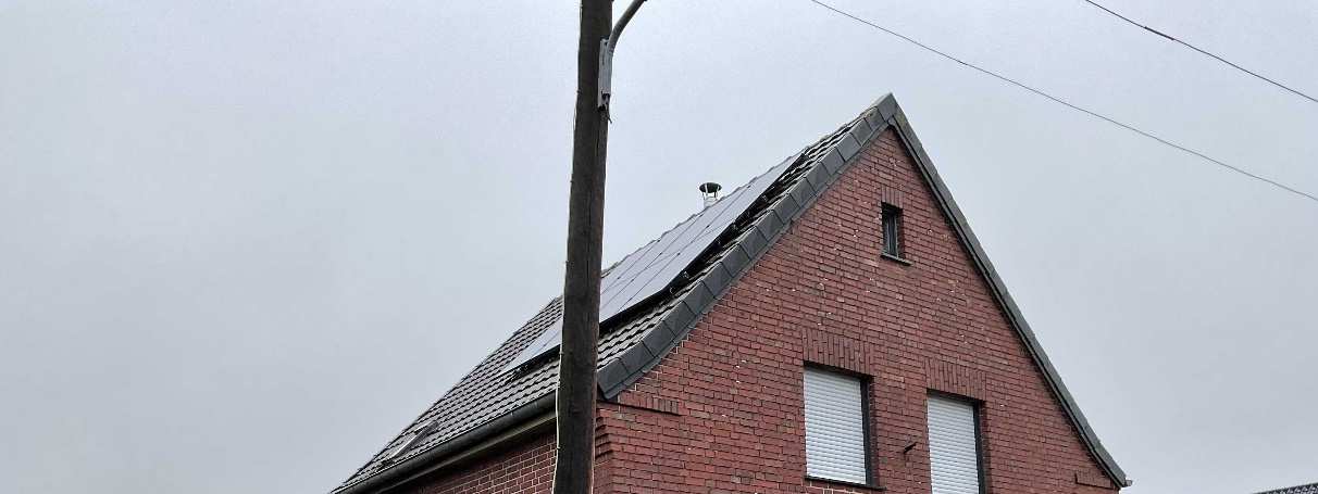 Foto 3 von 12 — Garage, Einfamilienhaus, Anbau und Nebengebäude
