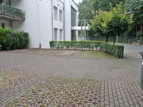 Foto 10 von 12 — Kfz-Stellplatz, Eigentumswohnung (3 bis 4 Zimmer)