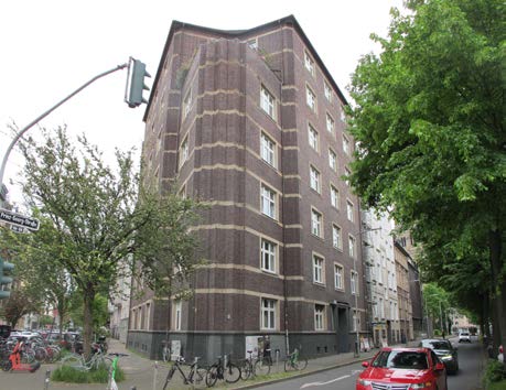 Foto 1 von 16 — Mehrfamilienhaus
