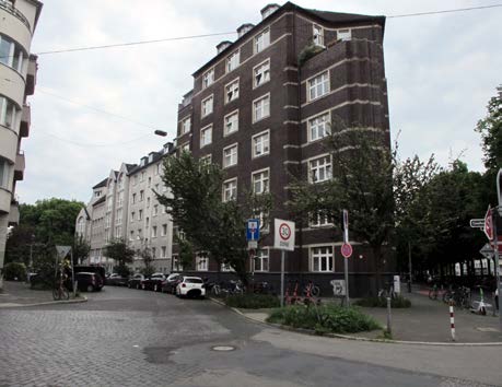 Foto 2 von 16 — Mehrfamilienhaus