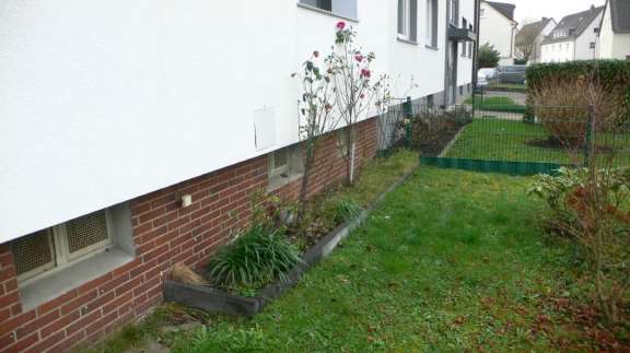 Foto 21 von 28 — Mehrfamilienhaus, Kfz-Stellplatz, Garage, Baugrundstück