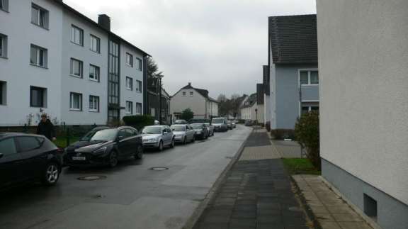 Foto 11 von 28 — Mehrfamilienhaus, Kfz-Stellplatz, Garage, Baugrundstück