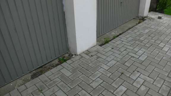 Foto 17 von 28 — Mehrfamilienhaus, Kfz-Stellplatz, Garage, Baugrundstück