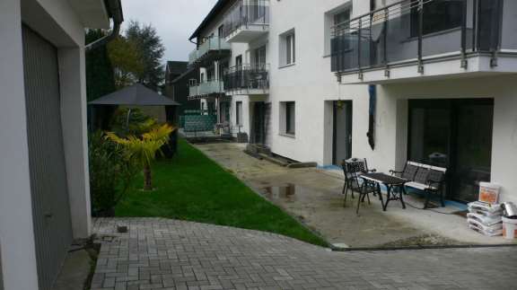 Foto 18 von 28 — Mehrfamilienhaus, Kfz-Stellplatz, Garage, Baugrundstück