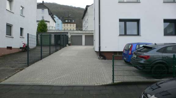 Foto 13 von 28 — Mehrfamilienhaus, Kfz-Stellplatz, Garage, Baugrundstück