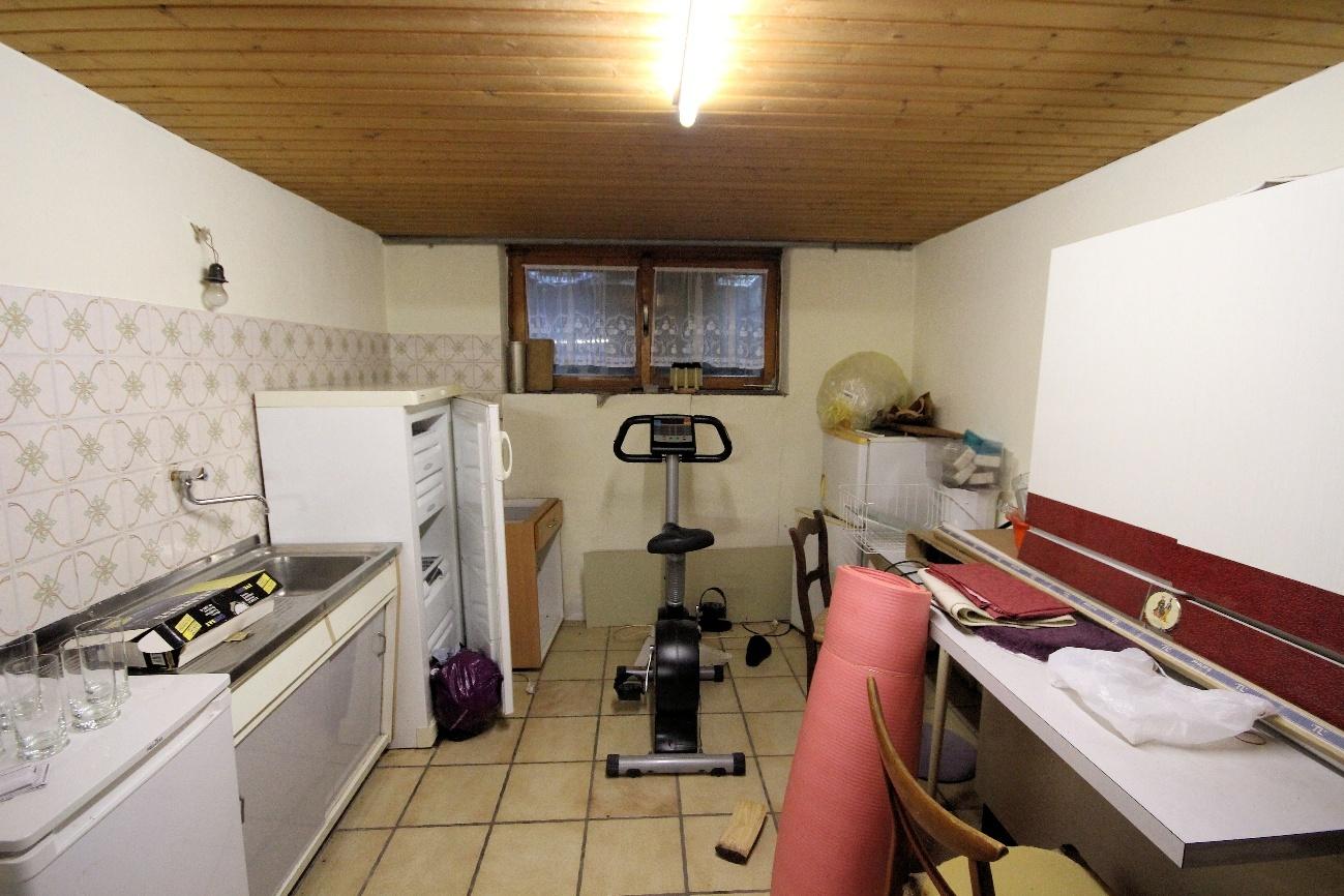 Foto 6 von 53 — Garage, Eigentumswohnung (ab 5 Zimmer), Wohnungseigentum in einem Einfamilienhaus