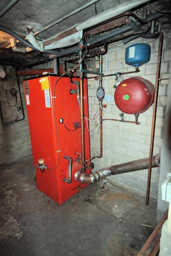 Foto 14 von 53 — Garage, Eigentumswohnung (ab 5 Zimmer), Wohnungseigentum in einem Einfamilienhaus