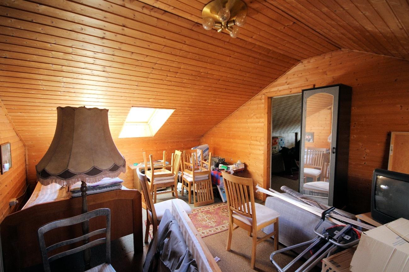 Foto 10 von 53 — Garage, Eigentumswohnung (ab 5 Zimmer), Wohnungseigentum in einem Einfamilienhaus