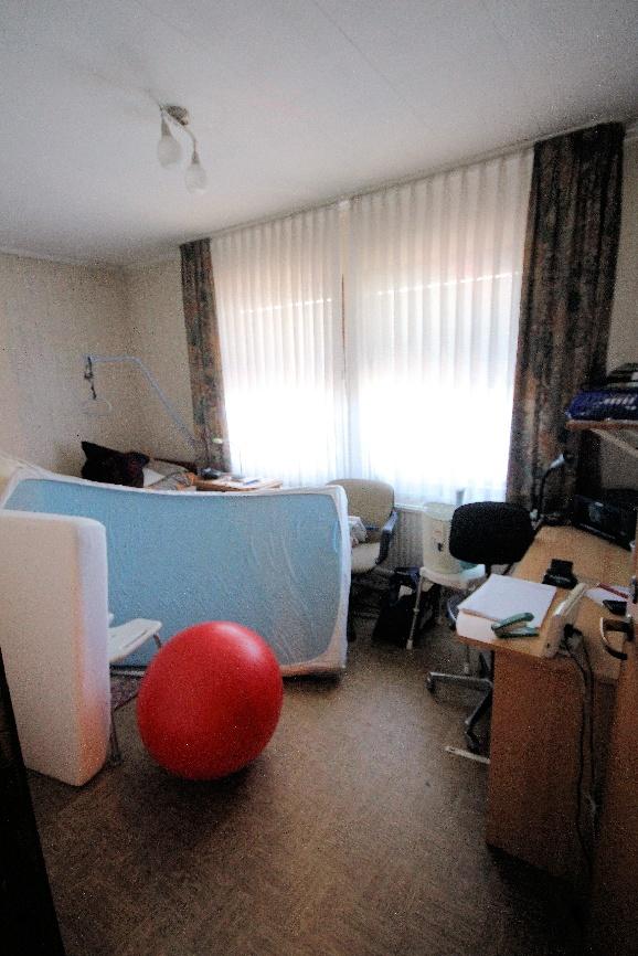 Foto 47 von 53 — Garage, Eigentumswohnung (ab 5 Zimmer), Wohnungseigentum in einem Einfamilienhaus