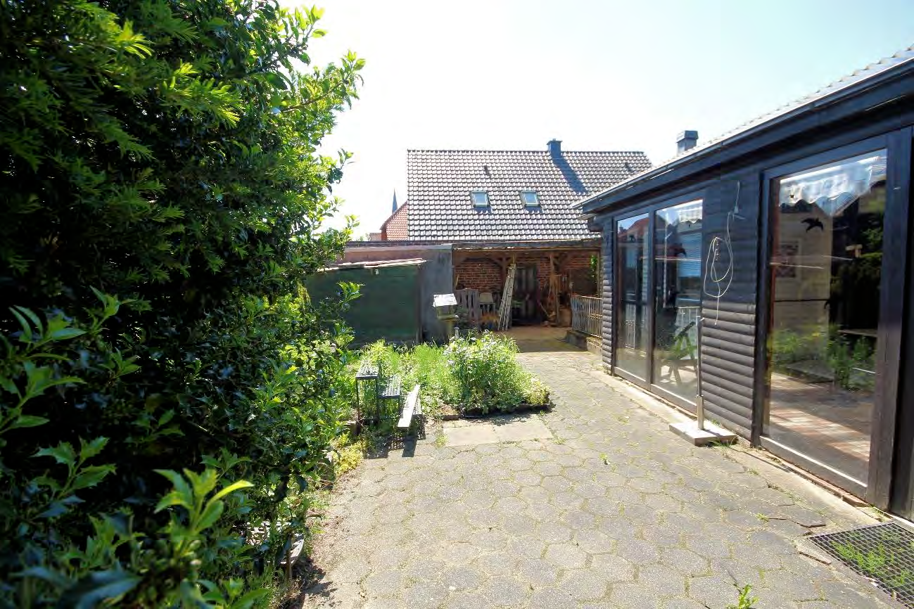 Foto 30 von 53 — Garage, Eigentumswohnung (ab 5 Zimmer), Wohnungseigentum in einem Einfamilienhaus
