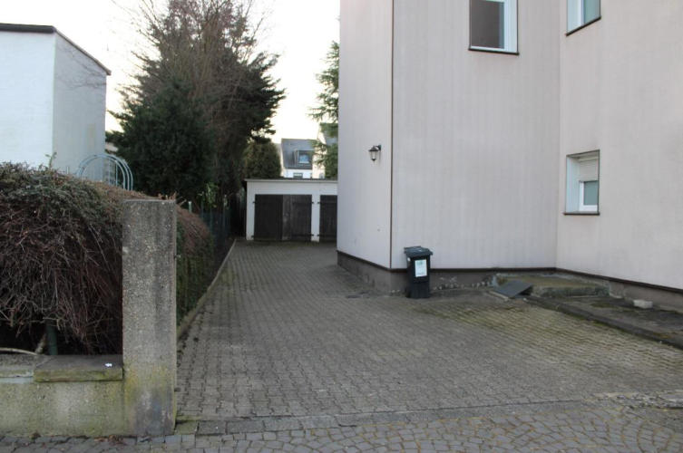 Foto 6 von 9 — Garage, Eigentumswohnung (3 bis 4 Zimmer), Whg.-Nr. 4 / Garage Nr. 2