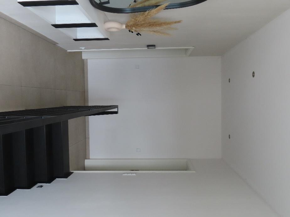 Foto 18 von 23 — Garage, Einfamilienhaus, Wohnhaus mit 2 PKW-Garagen