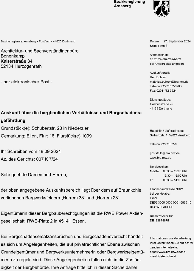 Foto 7 von 23 — Garage, Einfamilienhaus, Wohnhaus mit 2 PKW-Garagen