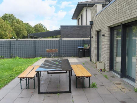 Foto 3 von 23 — Garage, Einfamilienhaus, Wohnhaus mit 2 PKW-Garagen