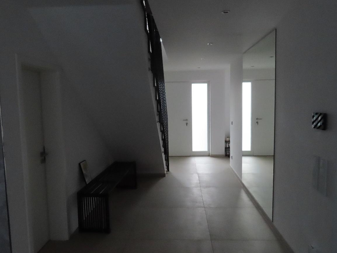Foto 12 von 23 — Garage, Einfamilienhaus, Wohnhaus mit 2 PKW-Garagen