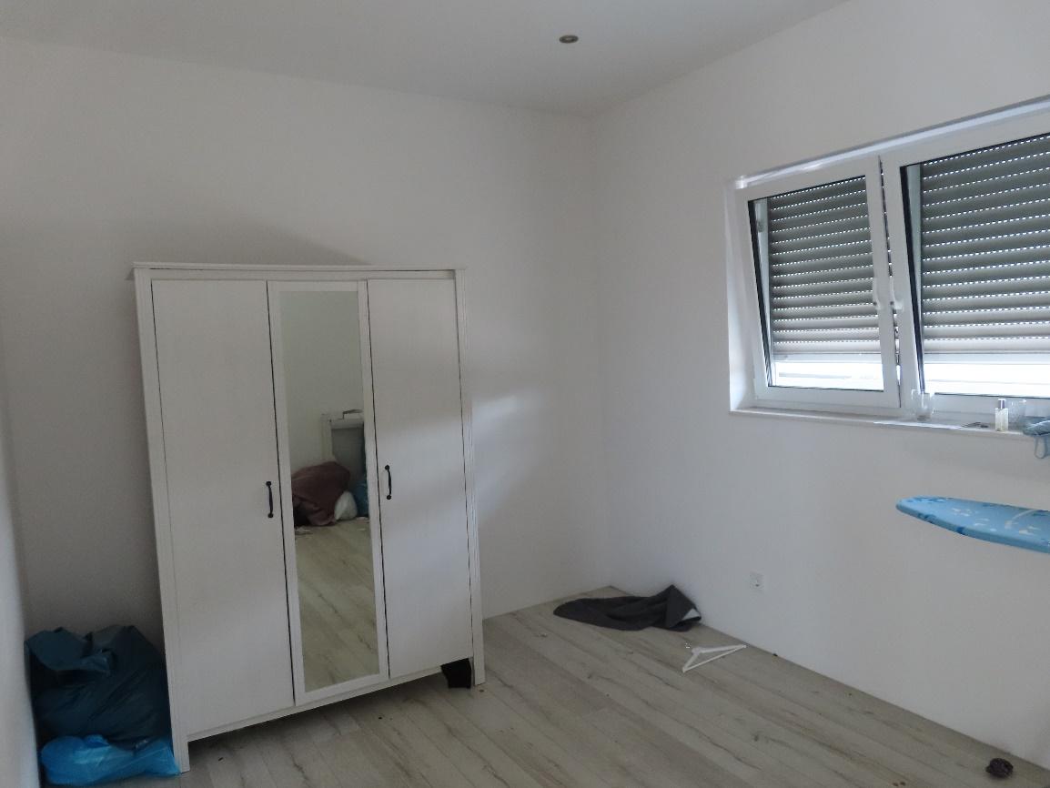 Foto 19 von 23 — Garage, Einfamilienhaus, Wohnhaus mit 2 PKW-Garagen