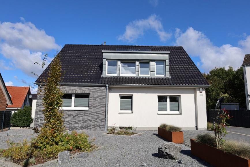 Foto 10 von 17 — Einfamilienhaus, vollunterkellert, ausgebautes Dachgeschoss