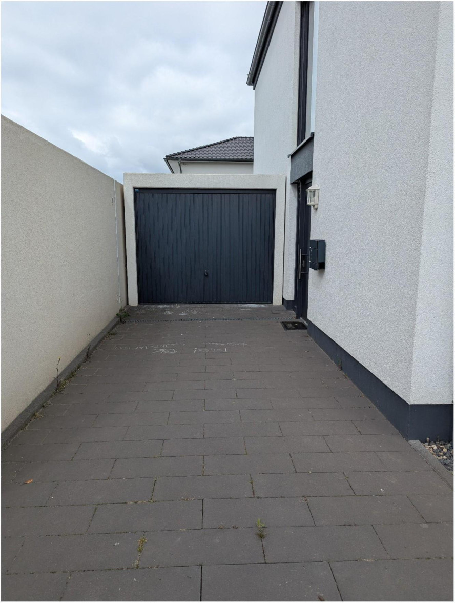 Foto 6 von 8 — Garage, Einfamilienhaus
