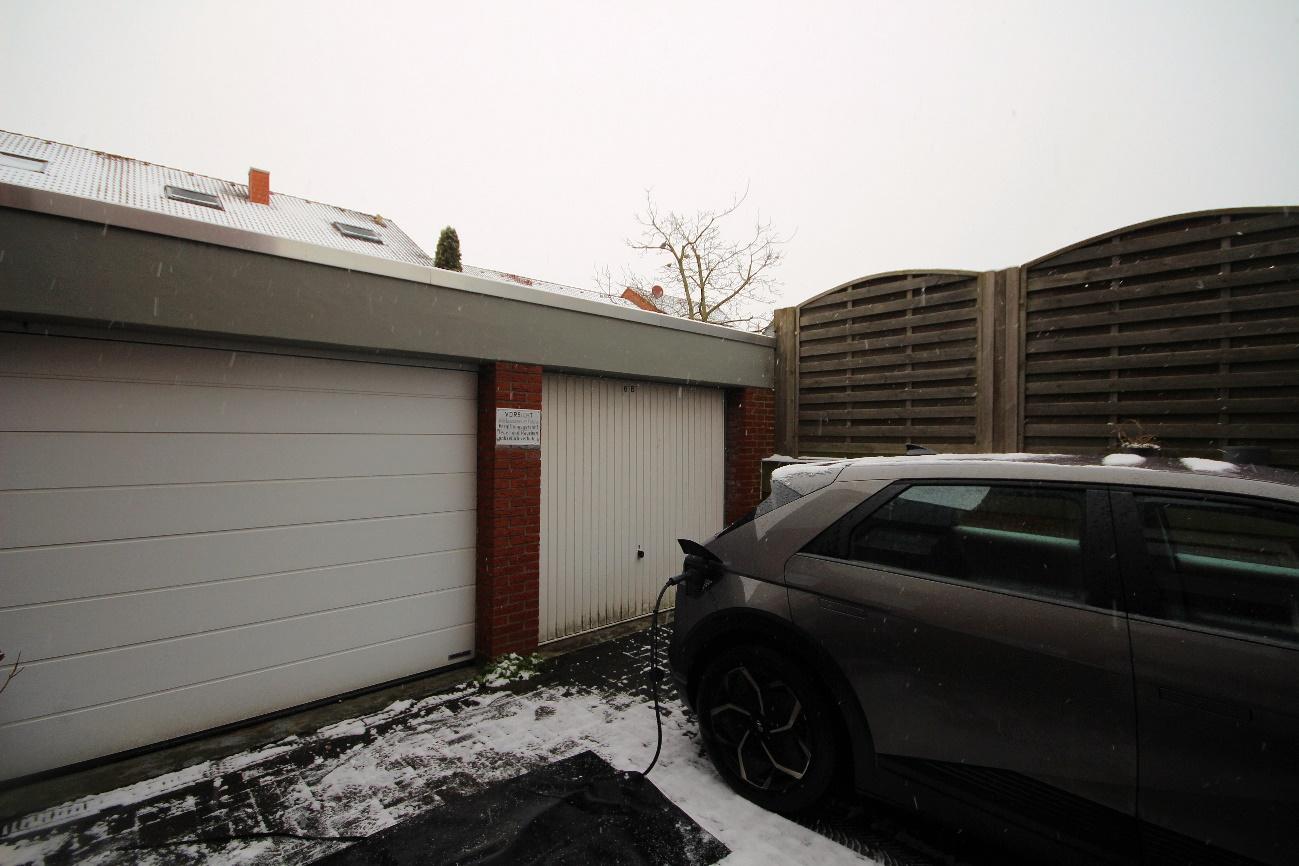 Foto 4 von 5 — Garage, Eigentumswohnung (ab 5 Zimmer), Reihenmittelhaus mit als Wohnungseigentum