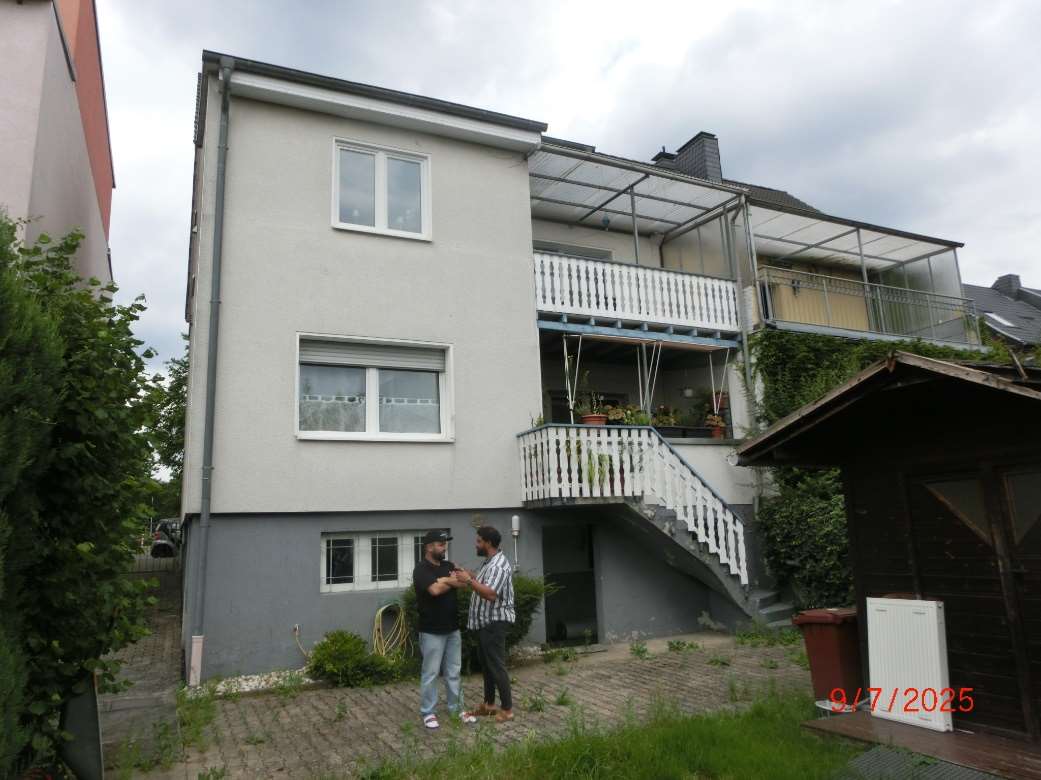 Foto 2 von 9 — Zweifamilienhaus