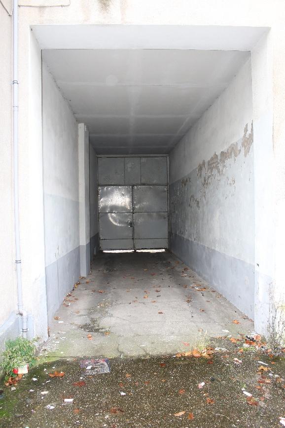 Foto 56 von 72 — Mehrfamilienhaus, zwei Nebengebäude (Werkstatt), einem Garagengebäude (Einzelgarage) und vier Reihengaragen
