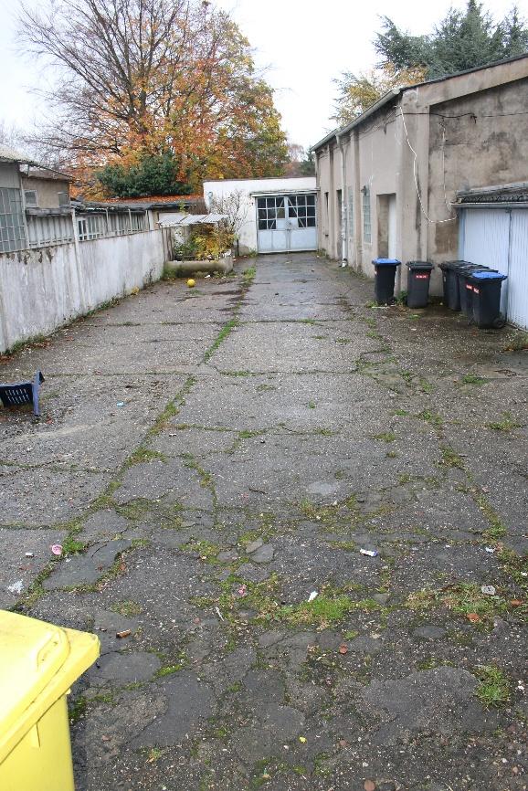 Foto 57 von 72 — Mehrfamilienhaus, zwei Nebengebäude (Werkstatt), einem Garagengebäude (Einzelgarage) und vier Reihengaragen