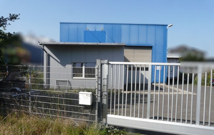 Foto 1 von 7 — gewerblich genutztes Grundstück, Betriebsgebäude mit Doppelcarport